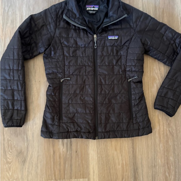 Patagonia Women's Black Puffer Jacket - Picture 3 of 10